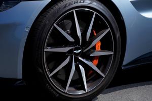 Aston Martin Vantage 2018 года  (JP)